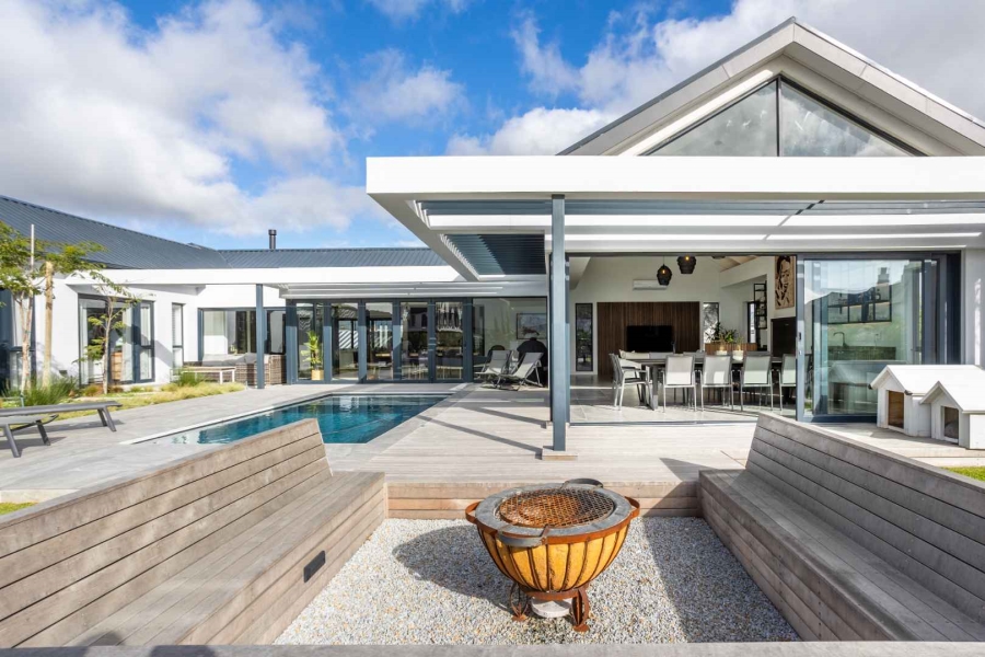 To Let 5 Bedroom Property for Rent in Val De Vie Estate Western Cape